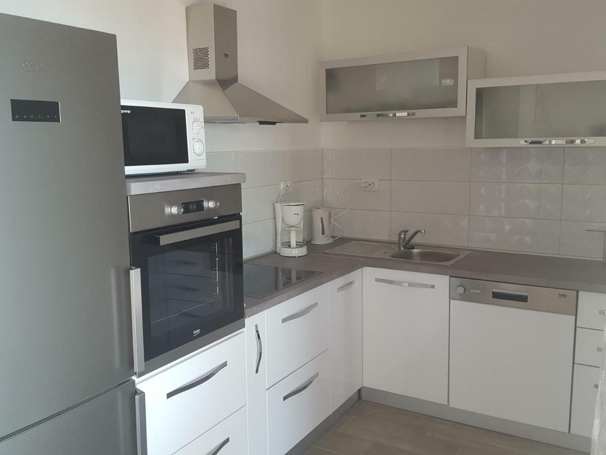 Apartmani Slavica ราบ ภายนอก รูปภาพ