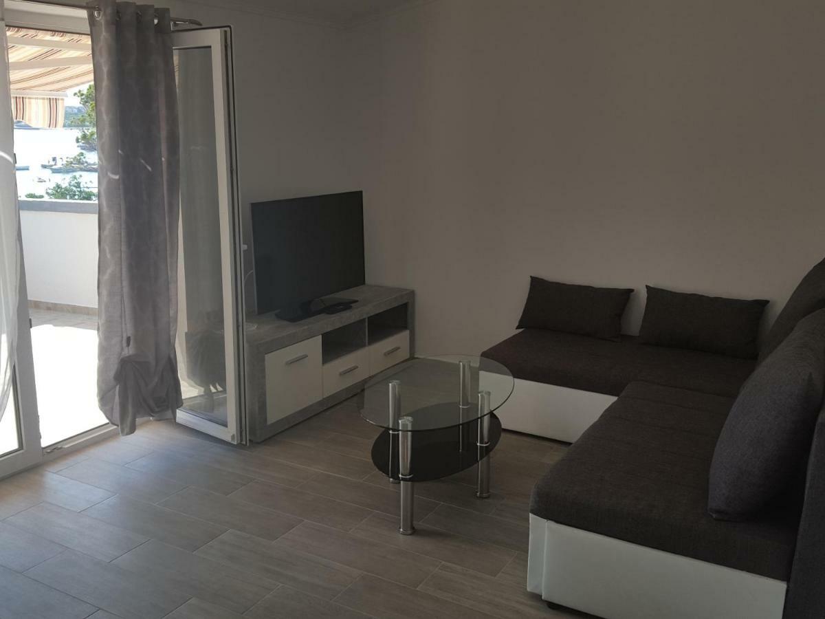 Apartmani Slavica ราบ ภายนอก รูปภาพ