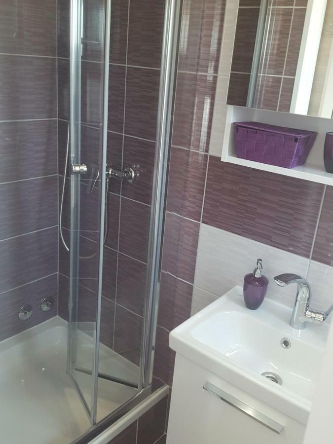 Apartmani Slavica ราบ ภายนอก รูปภาพ