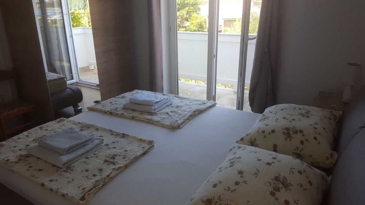 Apartmani Slavica ราบ ภายนอก รูปภาพ