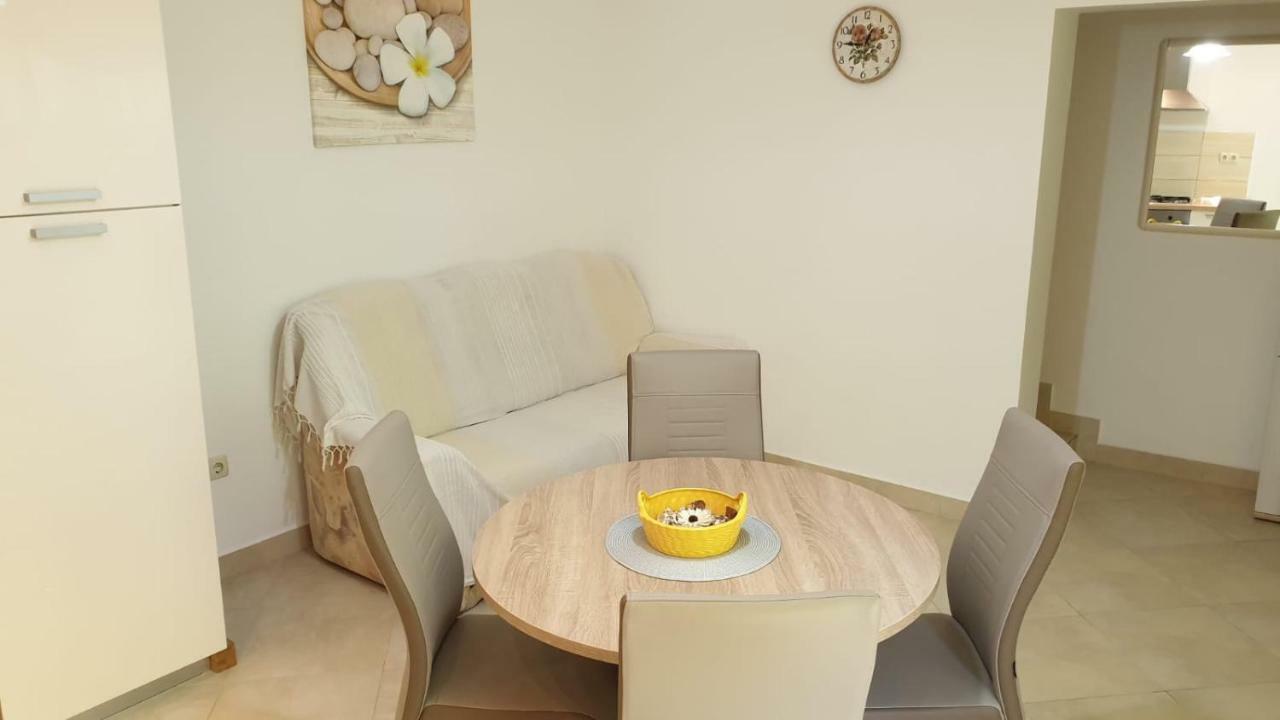 Apartmani Slavica ราบ ภายนอก รูปภาพ