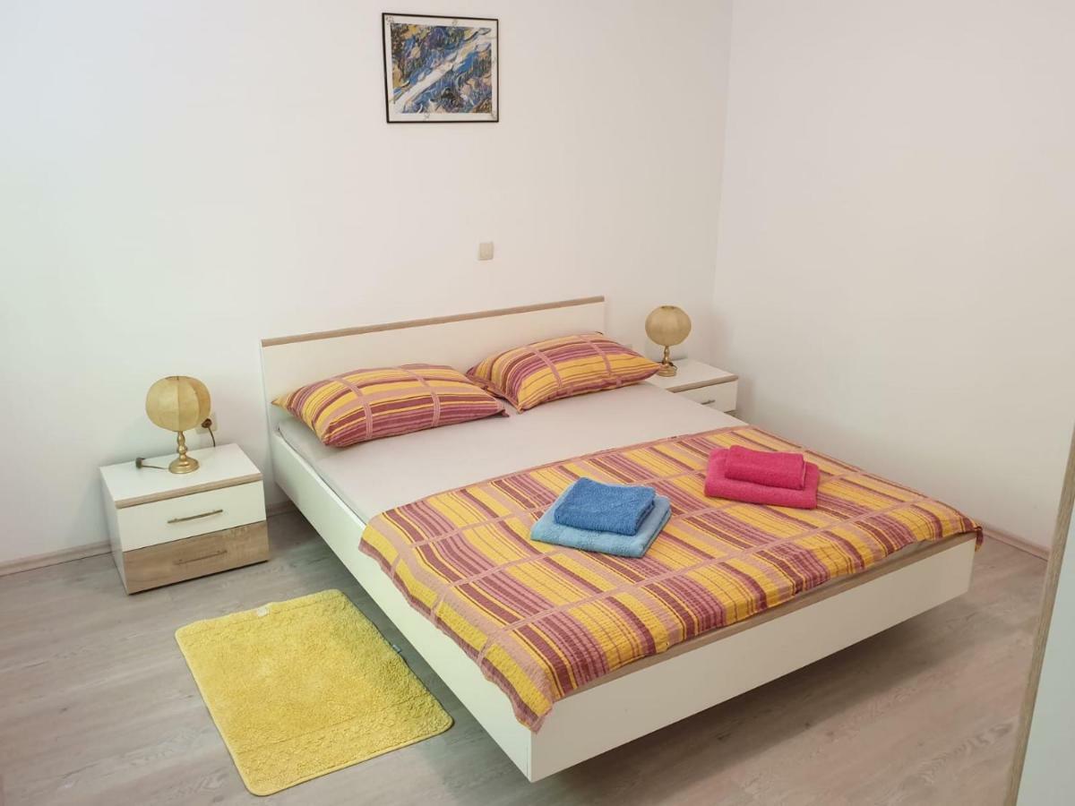 Apartmani Slavica ราบ ภายนอก รูปภาพ