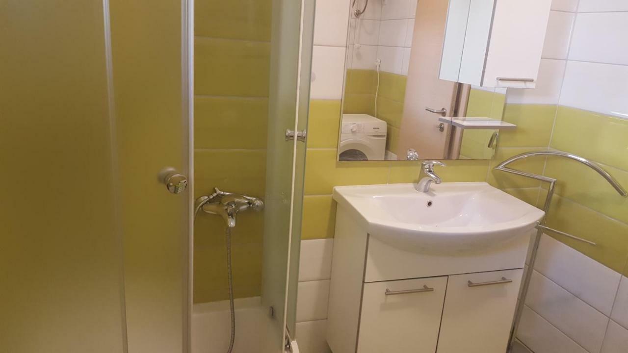 Apartmani Slavica ราบ ภายนอก รูปภาพ