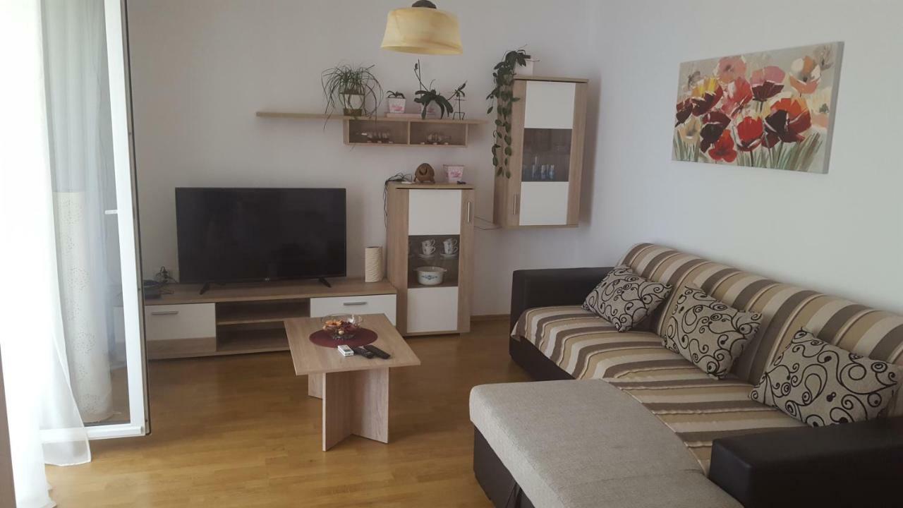 Apartmani Slavica ราบ ภายนอก รูปภาพ