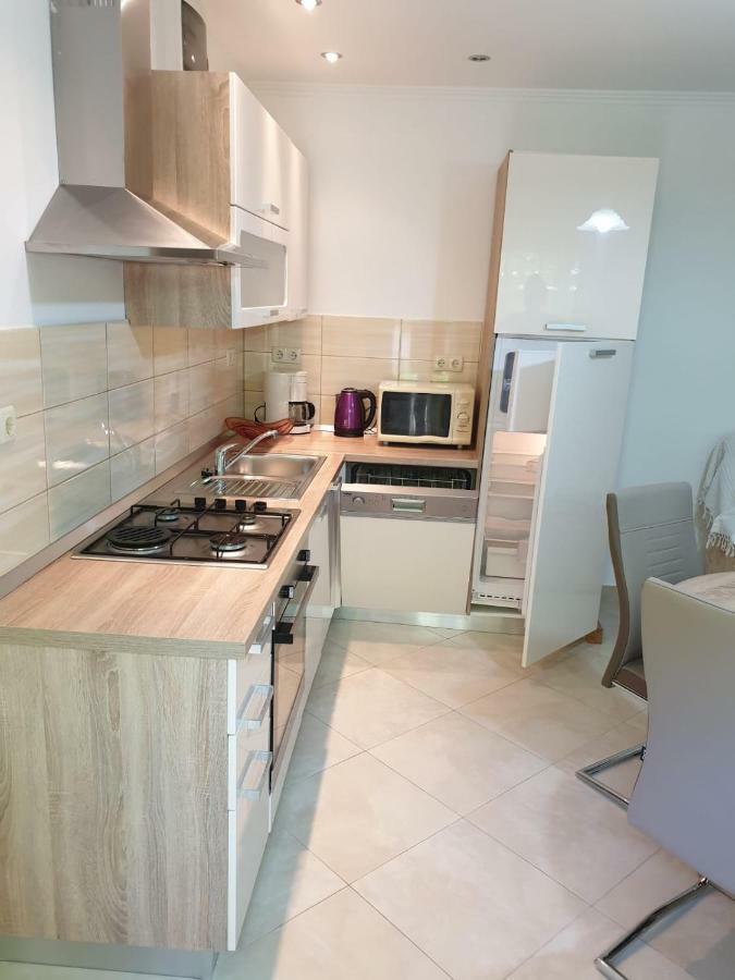 Apartmani Slavica ราบ ภายนอก รูปภาพ