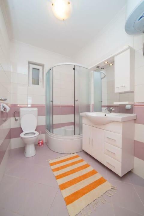 Apartmani Slavica ราบ ภายนอก รูปภาพ